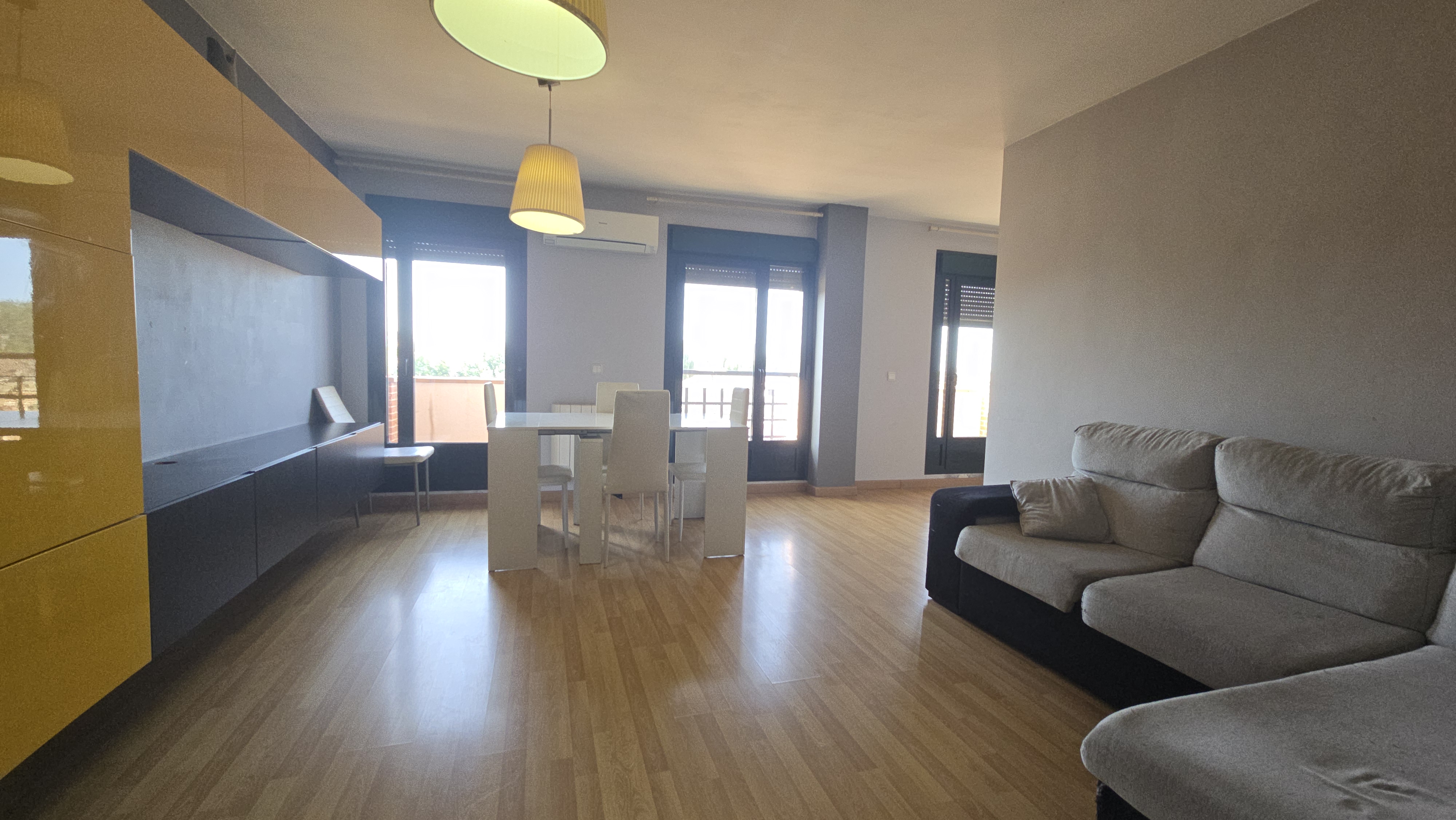 Duplex amplio en Valdeavero